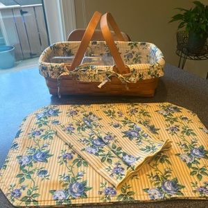 Longaberger Basket with liner & insert PLUS matching placemats/napkins